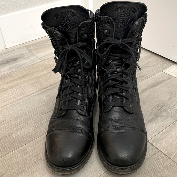 Chanel Calfskin Quilted Lace Up Combat Boots - size 38.5 - Picture 1 of 8